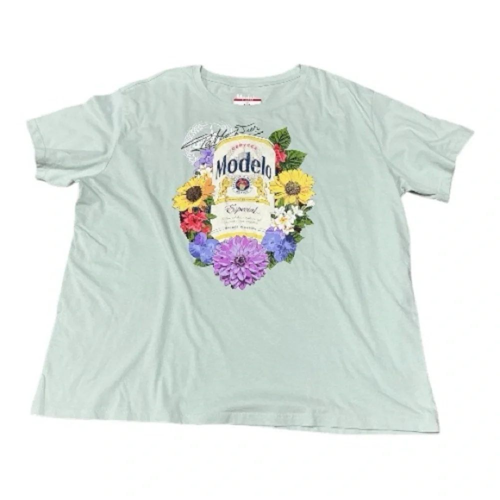 Modelo - NWT - Light Green T-Shirt with Floral Graphic - Picture 1 of 3